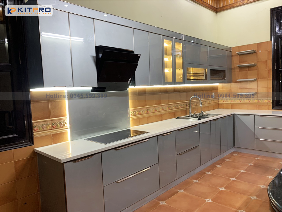 Mẫu hoàn thiện tủ bếp inox dạng góc hiện đại cho mọi căn bếp
